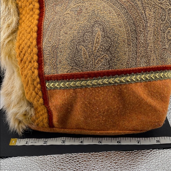 1.17.26 ** Rare Etro Milano 8”x9” Tote 👜 🔥 - Picture 9 of 16